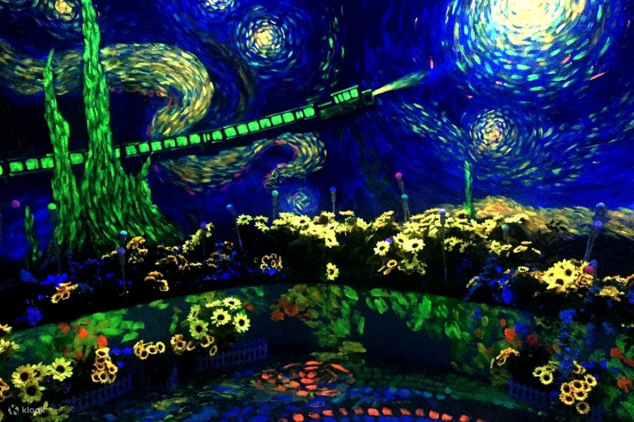 Изображение "Van Gogh Starry Sky Art Museum" (Циндао)
